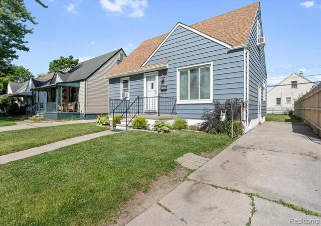 Homes for sale in Lincoln Park, MI | 2960 Bailey Ave, Lincoln Park, MI 48146 | MLS# 61001331
