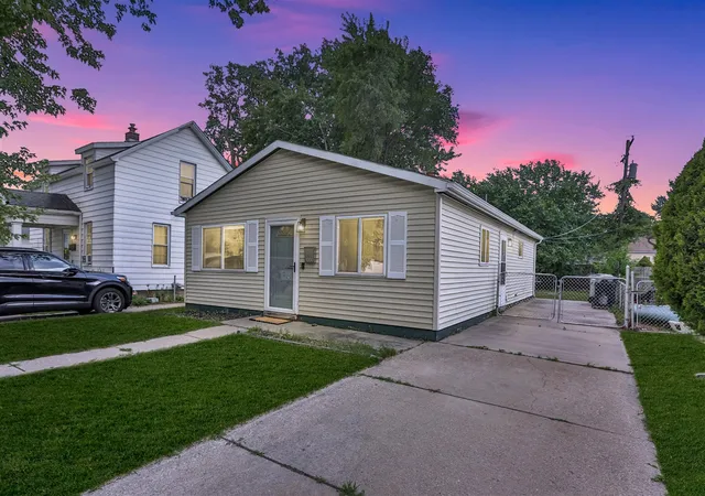2nd image of 1000 E Mahan Ave, Hazel Park, MI 48030 | MLS# 70544030