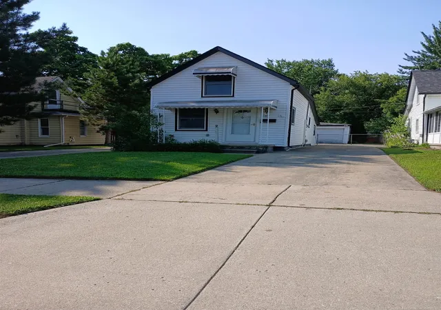 Photo 1 of Sale Pending at 193 Robertson St, Mount Clemens, MI 48043 | MLS# 50217396 | Listing updated on 2026-08-07