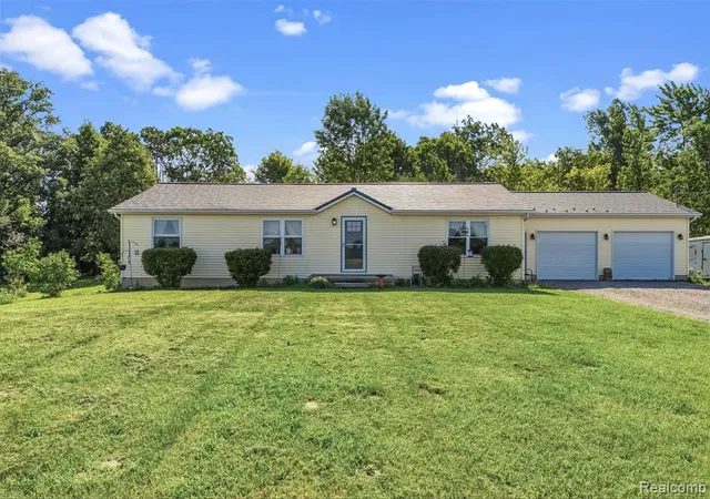1st image of 13325 S Beyer Rd, Birch Run, MI 48415 | MLS# 61007742