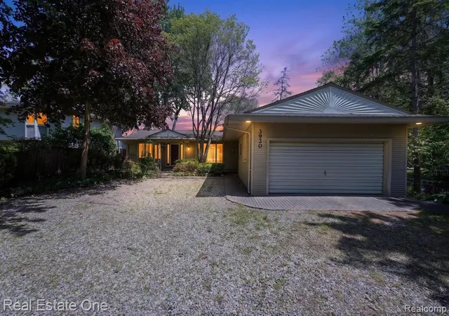 Photo 1 of Single family home for sale at 3920 Wint Rd, Commerce Twp, MI 48382 1775 | MLS# 60996284 | Listing updated on 2026-08-31