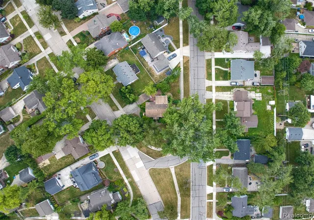 Photo 2 of Single family home for sale at 4306 Robinwood Ave, Royal Oak, MI 48073 | MLS# 61015886 | Listing updated on 2026-09-04