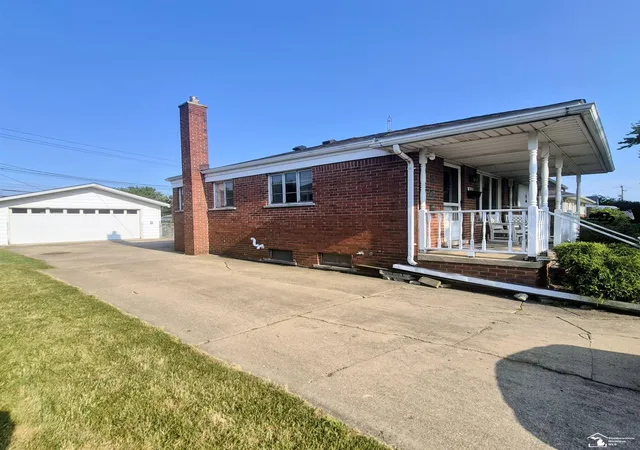 Homes for sale in Trenton, MI | 2579 Grange Rd, Trenton, MI 48183 | MLS# 50214074
