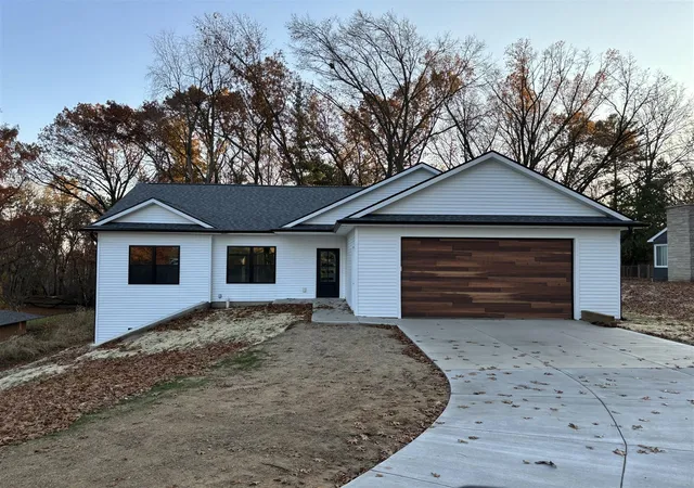 1st image of 1001 W Kilgore Rd, Portage, MI 49024 | MLS# 70506687