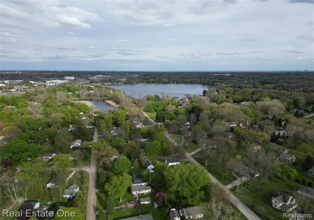 Homes for sale in Bloomfield Hills, MI | 1850 + 1852 Ward Rd, Bloomfield Hills, MI 48302 | MLS# 60990864