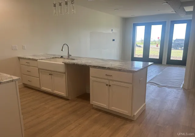 3rd image of 2401 N Lakeshore Blvd, Marquette, MI 49855 | MLS# 50145778