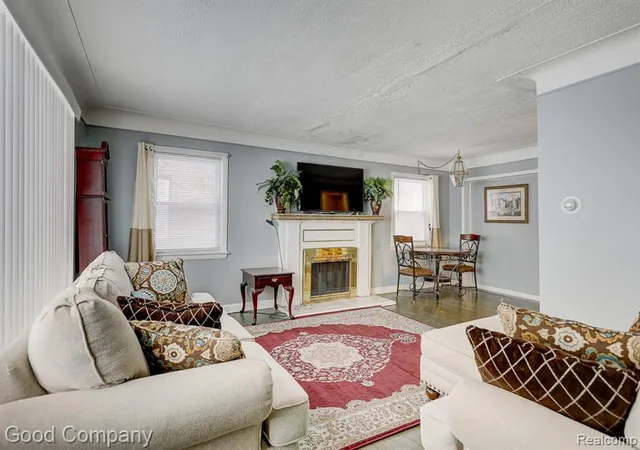 2nd image of 18669 Coyle St, Detroit, MI 48235 2831 | MLS# 61006172