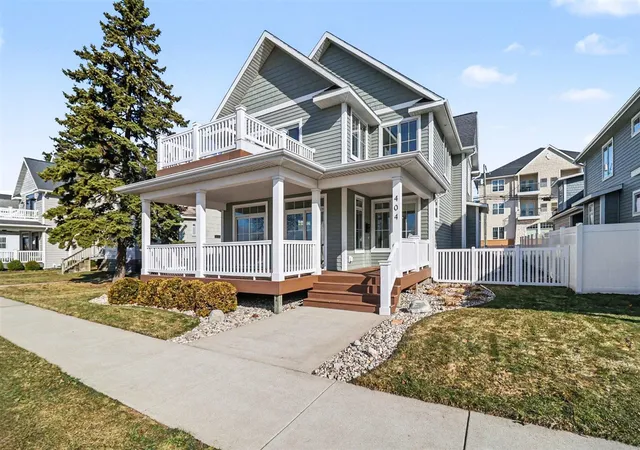 1st image of 404 W Loomis St, Ludington, MI 49431 | MLS# 70522644