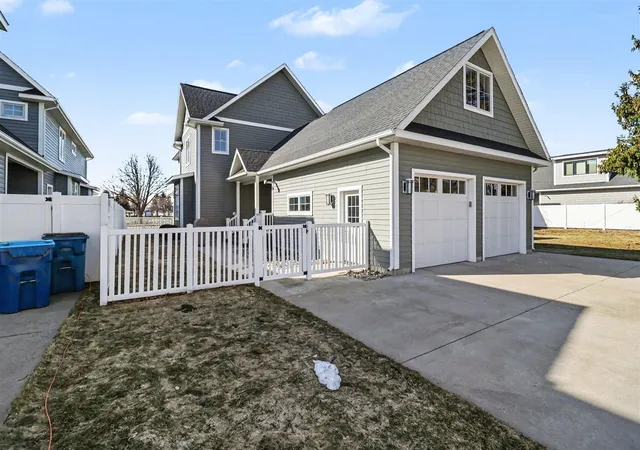 4th image of 404 W Loomis St, Ludington, MI 49431 | MLS# 70522644