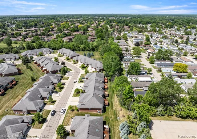 Homes for sale in Utica, MI | 14789 N Park Dr #18, Utica, MI 48315 | MLS# 61000242