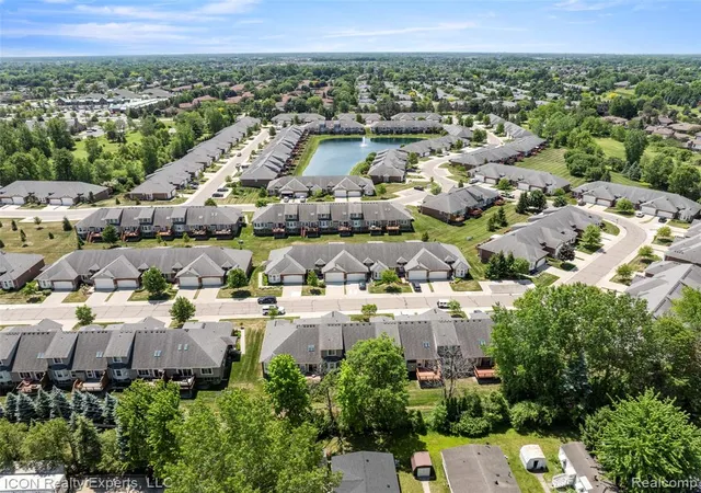 Homes for sale in Utica, MI | 14789 N Park Dr #18, Utica, MI 48315 | MLS# 61000242