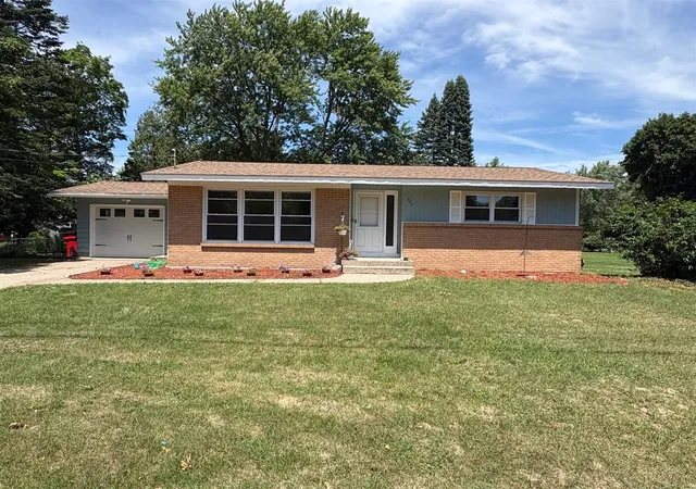 Homes for sale in Newaygo, MI | 377 W Jefferson St, Newaygo, MI 49337 | MLS# 70543567