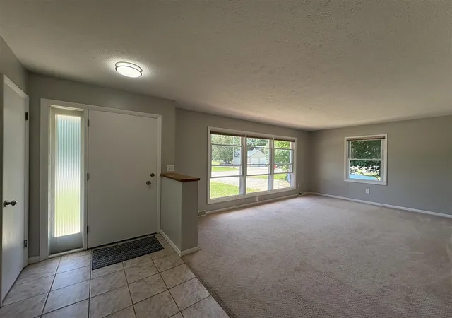 Homes for sale in Newaygo, MI | 377 W Jefferson St, Newaygo, MI 49337 | MLS# 70543567