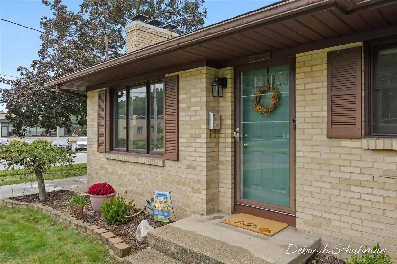 Photo 1 of Single family home for sale at 3751 Hubal Ave, Wyoming, MI 49519 | MLS# 70561933 | Listing updated on 2026-10-27