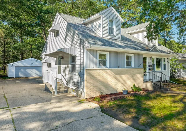 Photo 3 of Sale Pending at 1450 Wesley Ave, Muskegon, MI 49442 | MLS# 70553358 | Listing updated on 2026-09-06