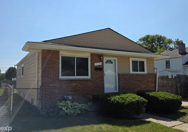 2nd image of 29304 Rosebriar St, Saint Clair Shores, MI 48081 | MLS# 50217752