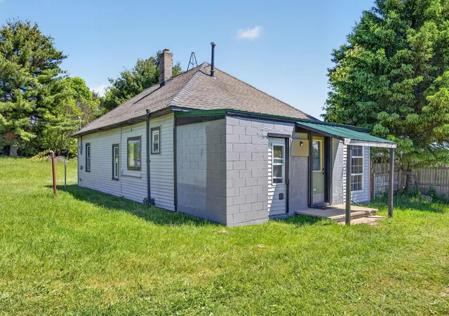 Homes for sale in Tustin, MI | 7031 N Raymond Rd, Tustin, MI 49688 | MLS# 80067385