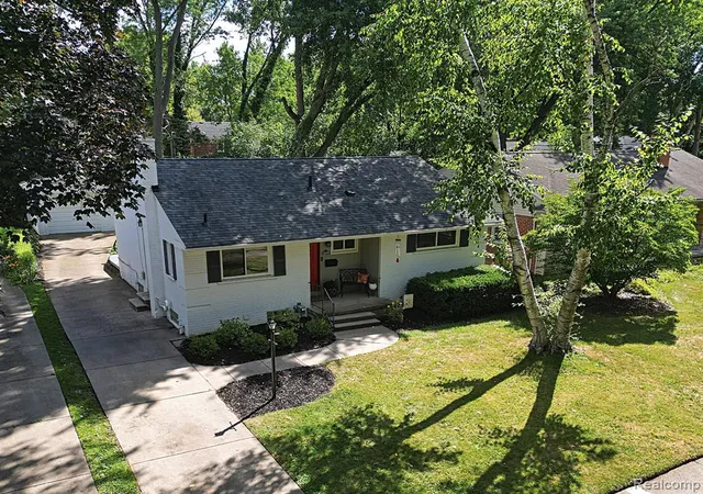 Photo 1 of Single family home for sale at 15669 Buckingham Ave, Beverly Hills, MI 48025 | MLS# 61022712 | Listing updated on 2026-08-30