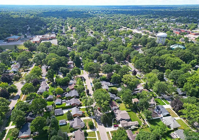 Photo 32 of Single family home for sale at 15669 Buckingham Ave, Beverly Hills, MI 48025 | MLS# 61022712 | Listing updated on 2026-08-30