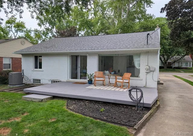 Photo 4 of Single family home for sale at 15669 Buckingham Ave, Beverly Hills, MI 48025 | MLS# 61022712 | Listing updated on 2026-08-30