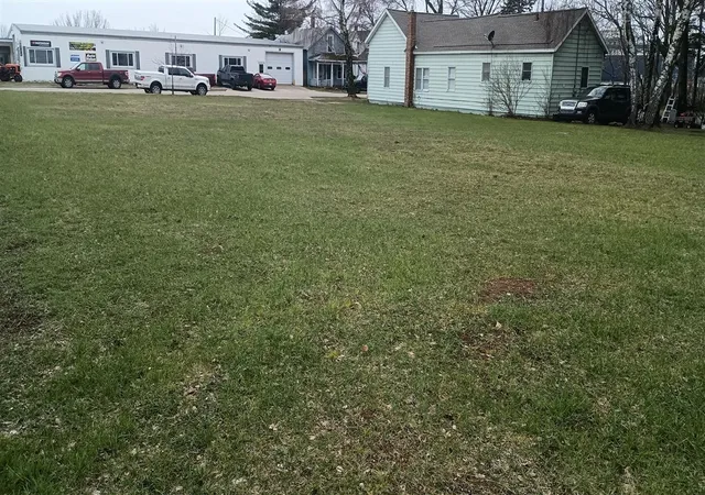 3rd image of 102 W Dowland St, Ludington, MI 49431 | MLS# 70524851