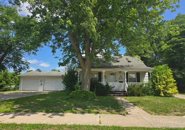 Homes for sale in Garden City, MI | 31940 Maplewood St, Garden City, MI 48135 | MLS# 61008828