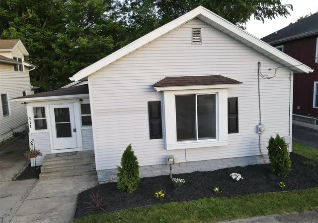 Homes for sale in Jackson, MI | 311 Quarry St, Jackson, MI 49201 | MLS# 70532628