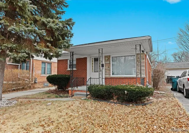 Homes for sale in Lincoln Park, MI | 673 Winchester Ave, Lincoln Park, MI 48146 | MLS# 61003803