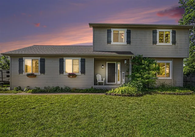 Homes for sale in Waterford, MI | 3843 Athens Ave, Waterford, MI 48329 | MLS# 70542189