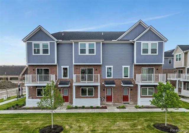 2nd image of 822 Huntley Lane, Troy, MI 48085 | MLS# 60952021