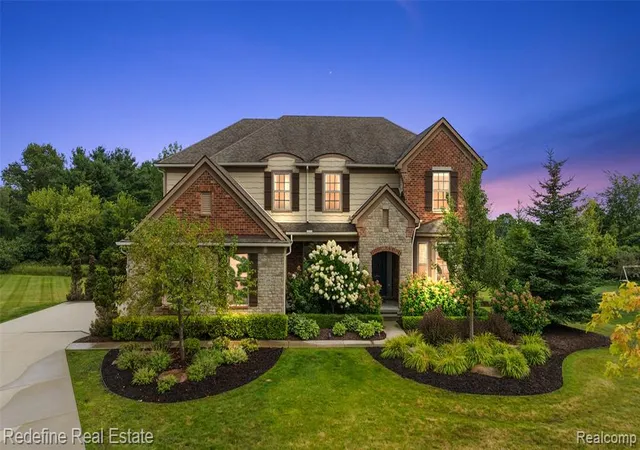 Photo 1 of Sale Pending at 208 Oakland Crest Dr, Rochester, MI 48306 3457 | MLS# 61024002 | Listing updated on 2026-09-17