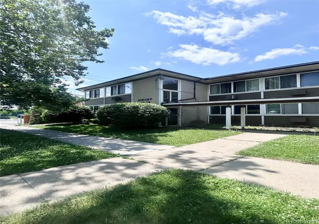 2nd image of 19131 Lahser Rd, Detroit, MI 48219 | MLS# 61007884