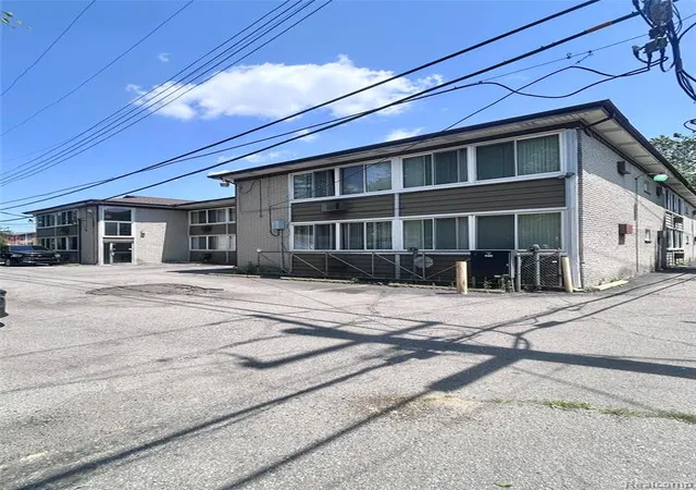 4th image of 19131 Lahser Rd, Detroit, MI 48219 | MLS# 61007884