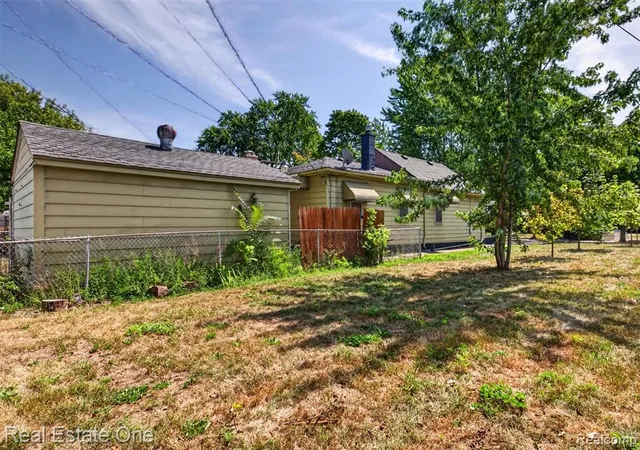 Photo 35 of Single family home for sale at 41 E Maxlow Ave, Hazel Park, MI 48030 | MLS# 61026026 | Listing updated on 2026-09-01