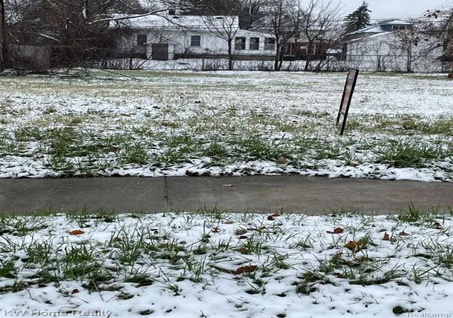 2nd image of 200 Cedardale Ave, Pontiac, MI 48341 | MLS# 60282141