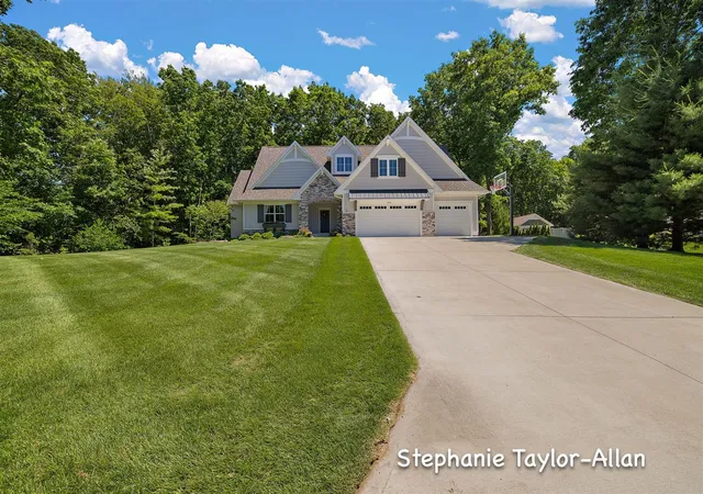 Homes for sale in West Olive, MI | 17056 Legacy Dr, West Olive, MI 49460 | MLS# 70540503