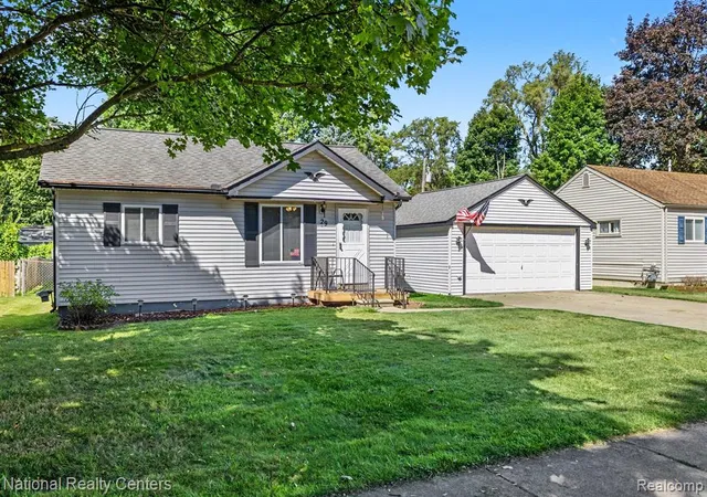 Photo 2 of Sale Pending at 29 Doremus Ave, Waterford, MI 48328 2814 | MLS# 61025686 | Listing updated on 2026-08-30