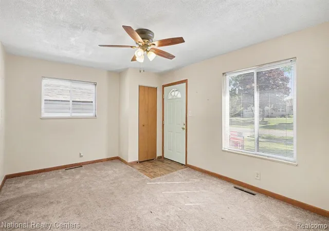 Photo 3 of Sale Pending at 29 Doremus Ave, Waterford, MI 48328 2814 | MLS# 61025686 | Listing updated on 2026-08-30