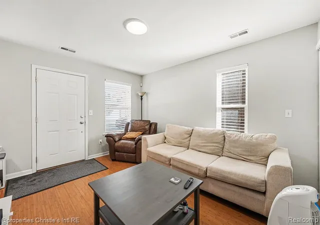 Photo 2 of Condo for sale at 282 E Palmer St, Detroit, MI 48202 3824 | MLS# 61025057 | Listing updated on 2026-09-01
