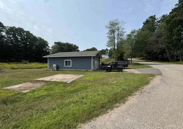 2nd image of 107 Dalmar Dr, Kingsford, MI 49802 | MLS# 50205803