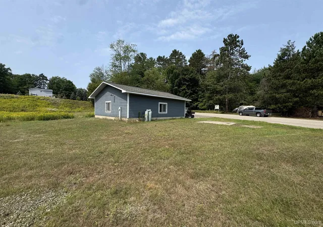 5th image of 107 Dalmar Dr, Kingsford, MI 49802 | MLS# 50205803