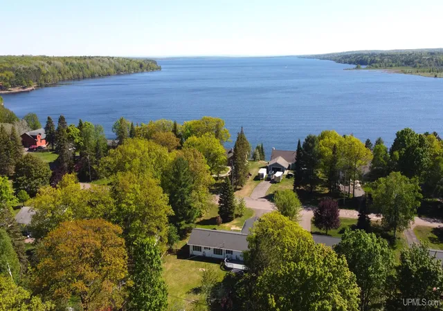 Photo 3 of Single family home for sale at 23224 Chippewa Trl, Dollar Bay, MI 49922 | MLS# 50210237 | Listing updated on 2026-06-11