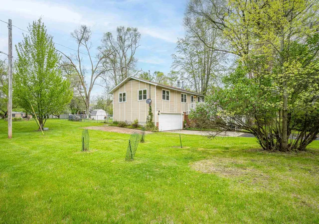 Homes for sale in Gladwin, MI | 810 W Martin St, Gladwin, MI 48624 | MLS# 50208313
