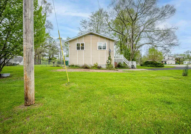 4th image of 810 W Martin St, Gladwin, MI 48624 | MLS# 50208313