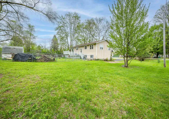 5th image of 810 W Martin St, Gladwin, MI 48624 | MLS# 50208313