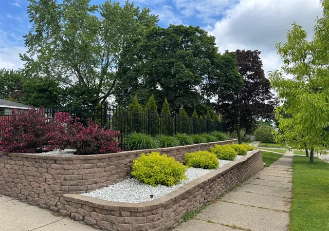 Photo 4 of Sale Pending at 1001 6th Street, Grand Rapids, MI 49504 | MLS# 70505838 | Listing updated on 2025-12-13