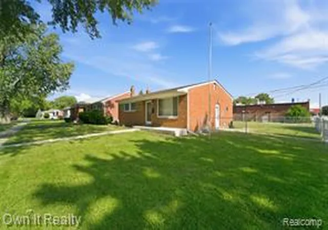 Homes for sale in Eastpointe, MI | 24985 Mabray Ave, Eastpointe, MI 48021 | MLS# 61009173