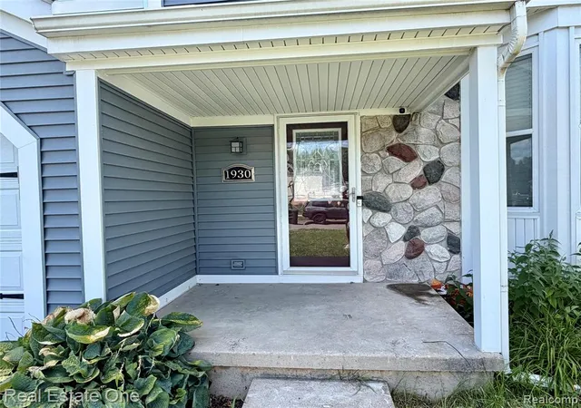 Photo 4 of Single family home for sale at 1930 Alexander Dr, Westland, MI 48186 9354 | MLS# 61024622 | Listing updated on 2026-08-27