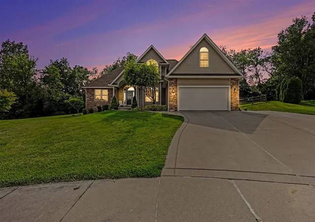 2nd image of 612 Hickory Ridge Dr, Tecumseh, MI 49286 | MLS# 70543678