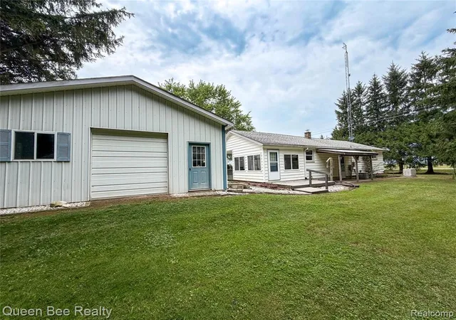 3rd image of 9012 Lincoln Rd, Harbor Beach, MI 48441 | MLS# 61019799